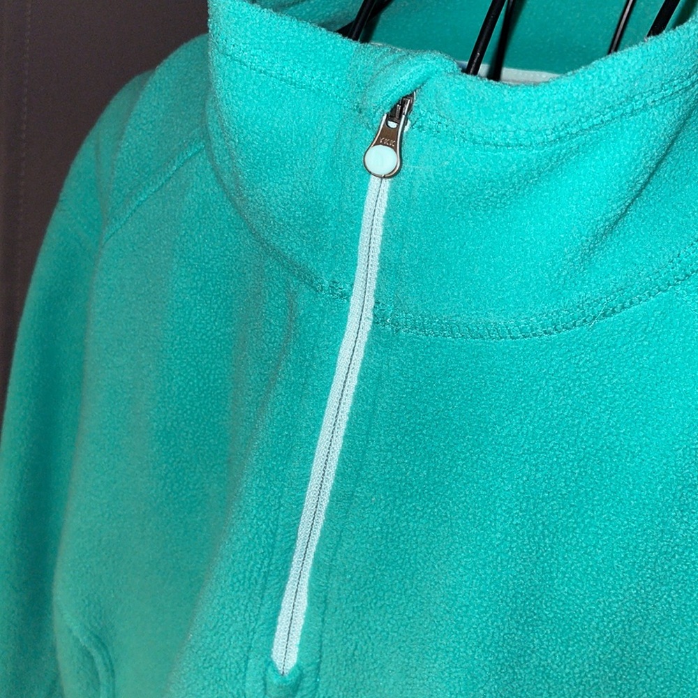 The North Face women’s size XL/TG. 100% polyester. - Picture 3 of 7